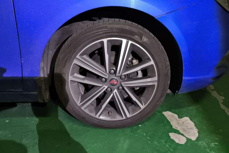 Used Roewe i5 2019 20T Automatic Intelligent Connectivity Super-Power Supreme Edition
