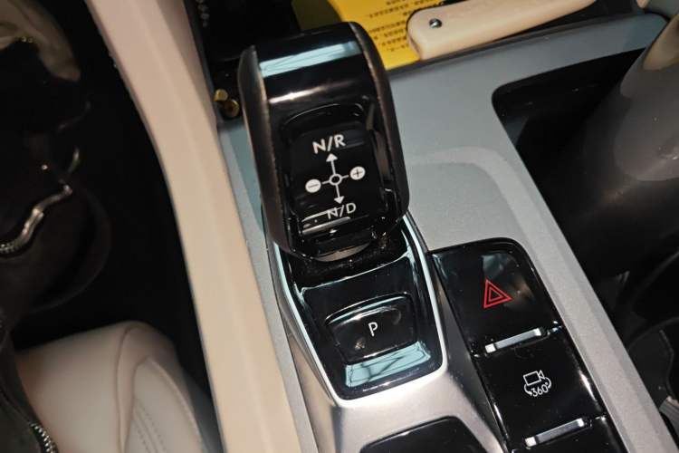 Used Lynk & Co 09 EM-P 2024 2.0TD EM-P Four-Wheel Drive ULTRA Six-Seater
