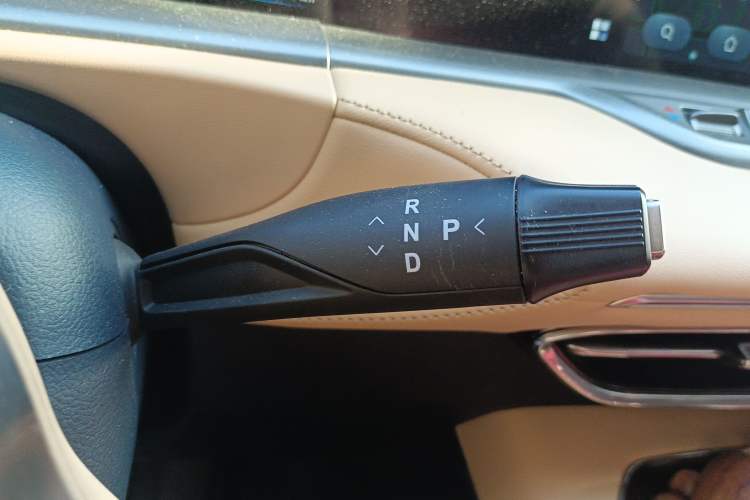 Used VOYAH FREE 2024 Ultra-Long Range Intelligent Driving Version Gear Lever