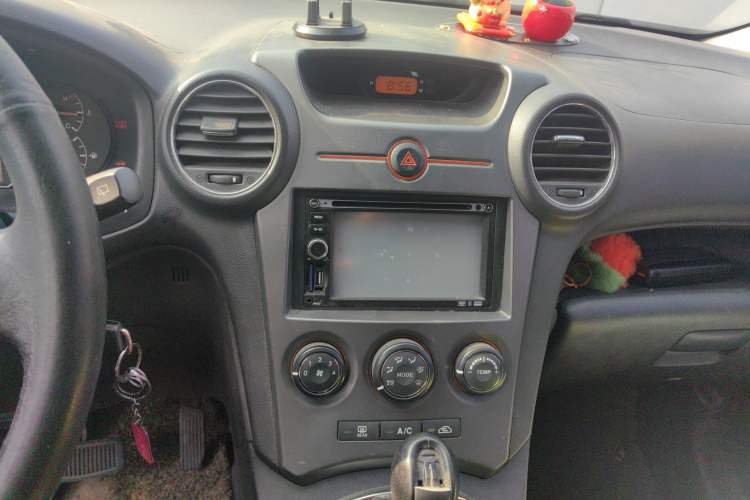 Used Kia Carens 2011 1.6L 5-seat Automatic Luxury Edition
