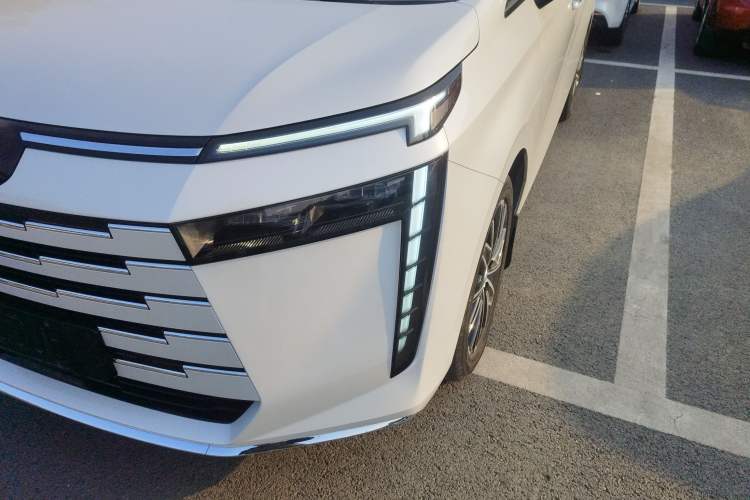 Used GAC Trumpchi Trumpchi E8 2024 Honor Series 2.0L Honor Edition