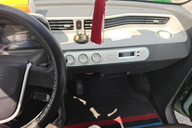 Used Wuling Hongguang MINIEV 2021 Macaron Sandwich Model 120 km Lithium Iron Phosphate Audio And AC Panel