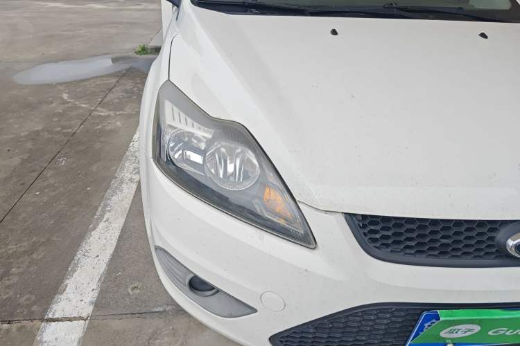 Used Ford Focus 2013 Hatchback Classic 1.8L Manual Base Model Right Front Headlight