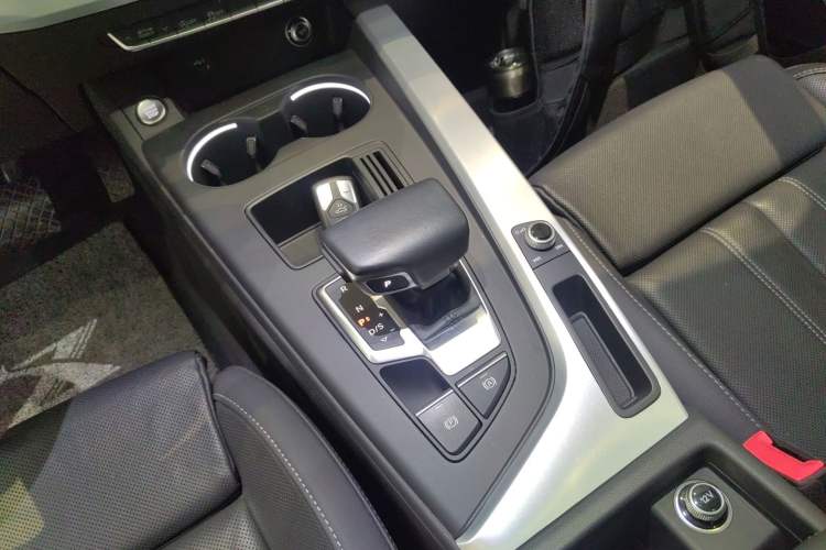 Used Audi A4L 2024 40 TFSI Fashion Dynamic Model
