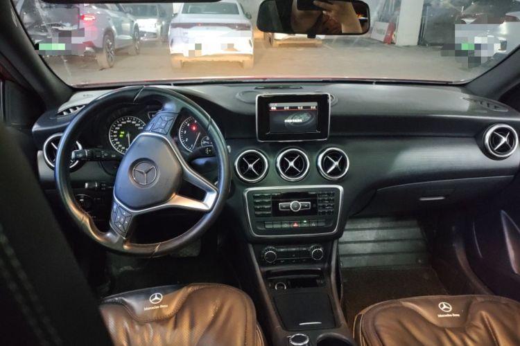 Used Mercedes-Benz A-Class 2013 A 180 Fashion Model Center Console