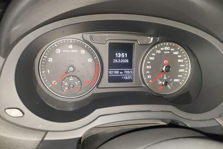 Used Audi Q3 2016 35 TFSI Fashion Model Odometer Close Up