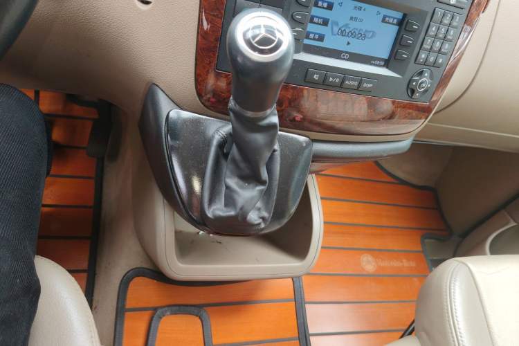 Used Mercedes-Benz Viano 2013 3.0L Comfort Edition Gear Lever