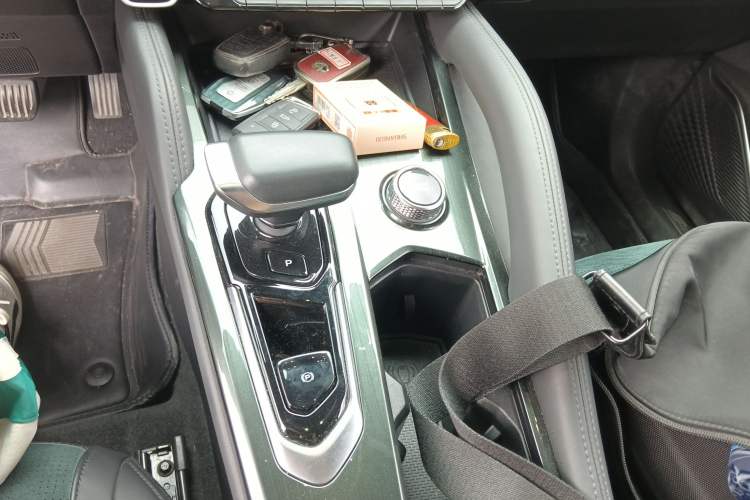 Used Geely Auto Monjaro L 2021 2.0TD DCT EVO Two-Wheel Drive Prestige Version Gear Lever