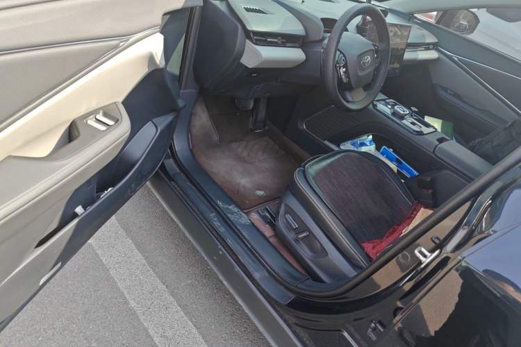 Used Toyota bZ5 2025 Model 550 JOY Driver Seat