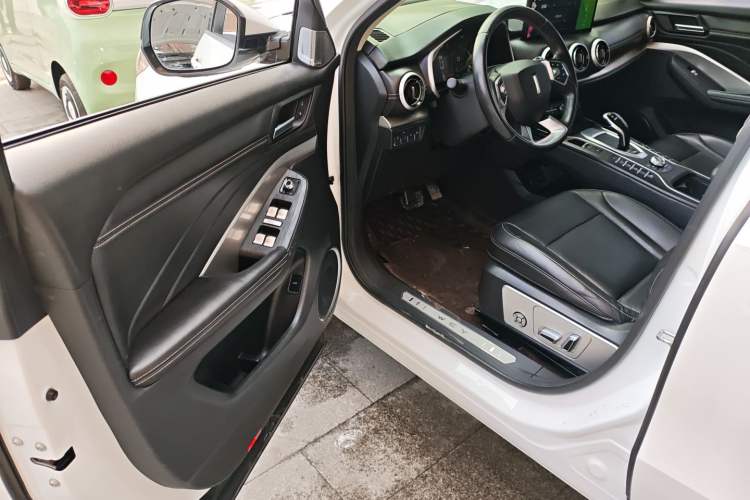Used Wey VV6 2020 2.0T Two-Wheel Drive Smart Protection+
