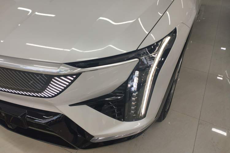 Used Cadillac OPTIQ 2024 Standard Range Version
