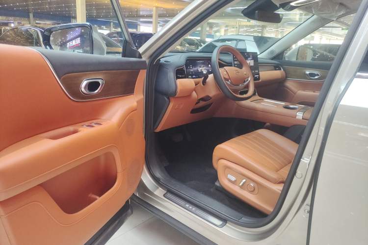 Used GAC Trumpchi S9 2025 Model Qiankun Ultra 6-Seater
