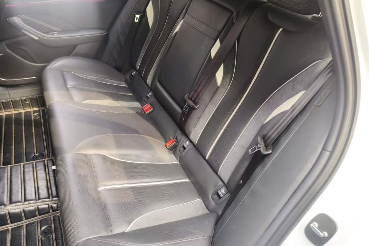 Used Hongqi H6 2023 2.0T ZhiShang Version
