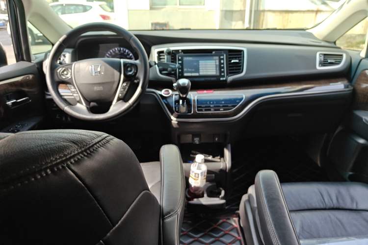 Used Honda Odyssey 2017 2.4L Supreme Edition Center Console