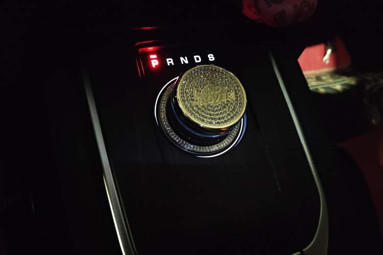 Used Land Rover Discovery Sport 2019 240 PS SE Dynamic Version China VI Standard
