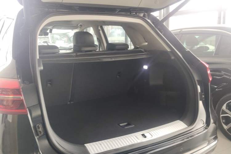 Used Hongqi HS5 2022 Revised Version 2.0T Smart Connect Flagship Edition Trunk