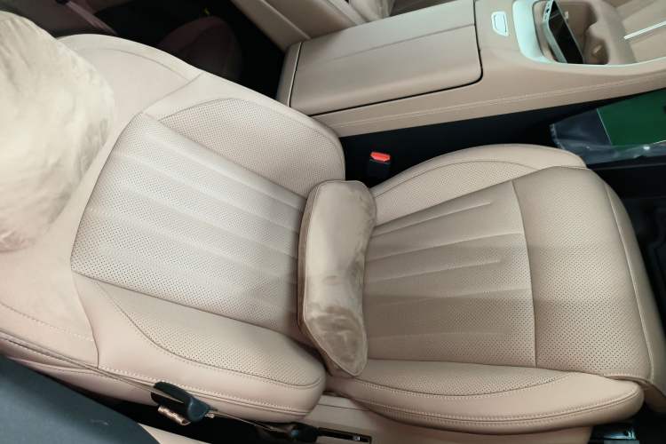 Used ONVO L60 2025 Model—60 kWh Rear-Wheel-Drive Version
