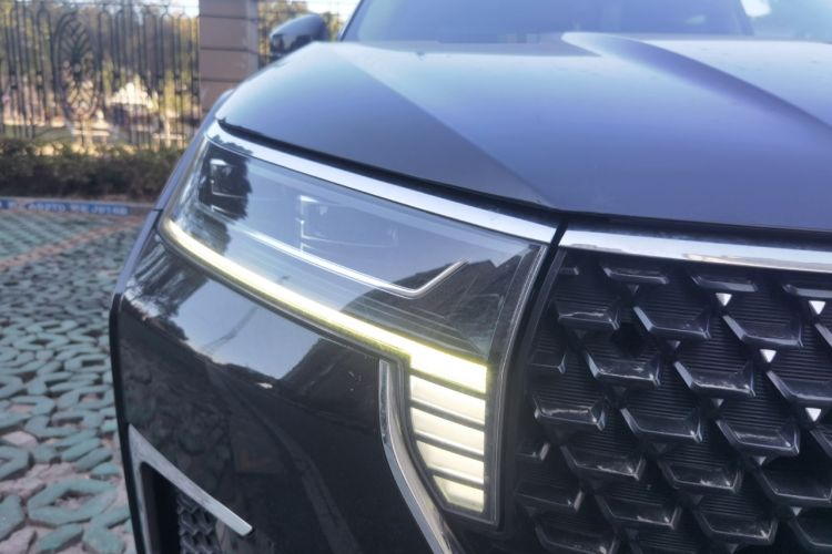 Used Venucia Star 2020 260T Automatic 48V Mild Hybrid Turbocharged Star Edition Right Front Headlight