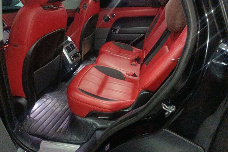 Used Land Rover Range Rover Sport 2019 3.0 L6 HSE DYNAMIC