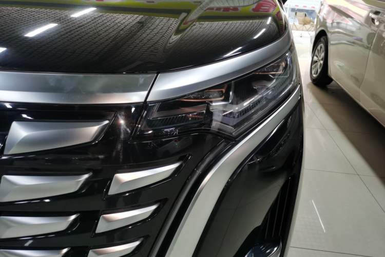 Used Denza D9 2024 DM-i 980 Four-Wheel Drive Prestige Model Left Front Headlight