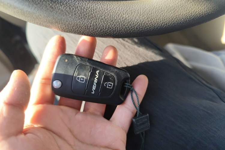 Used Hyundai Verna (older generation) 2010 Sedan 1.4L Manual Comfort GS