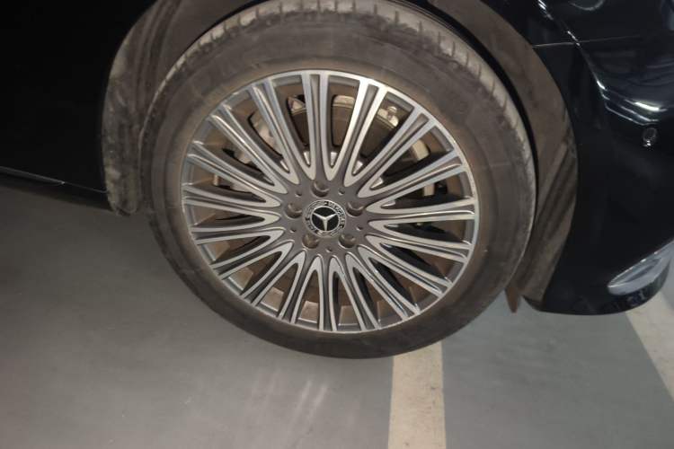 Used Mercedes-Benz E-Class 2023 Updated E 300 L Fashion Edition
