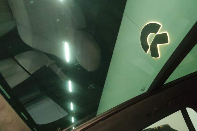 Used Nio ES6 2024 75 kWh Headliner