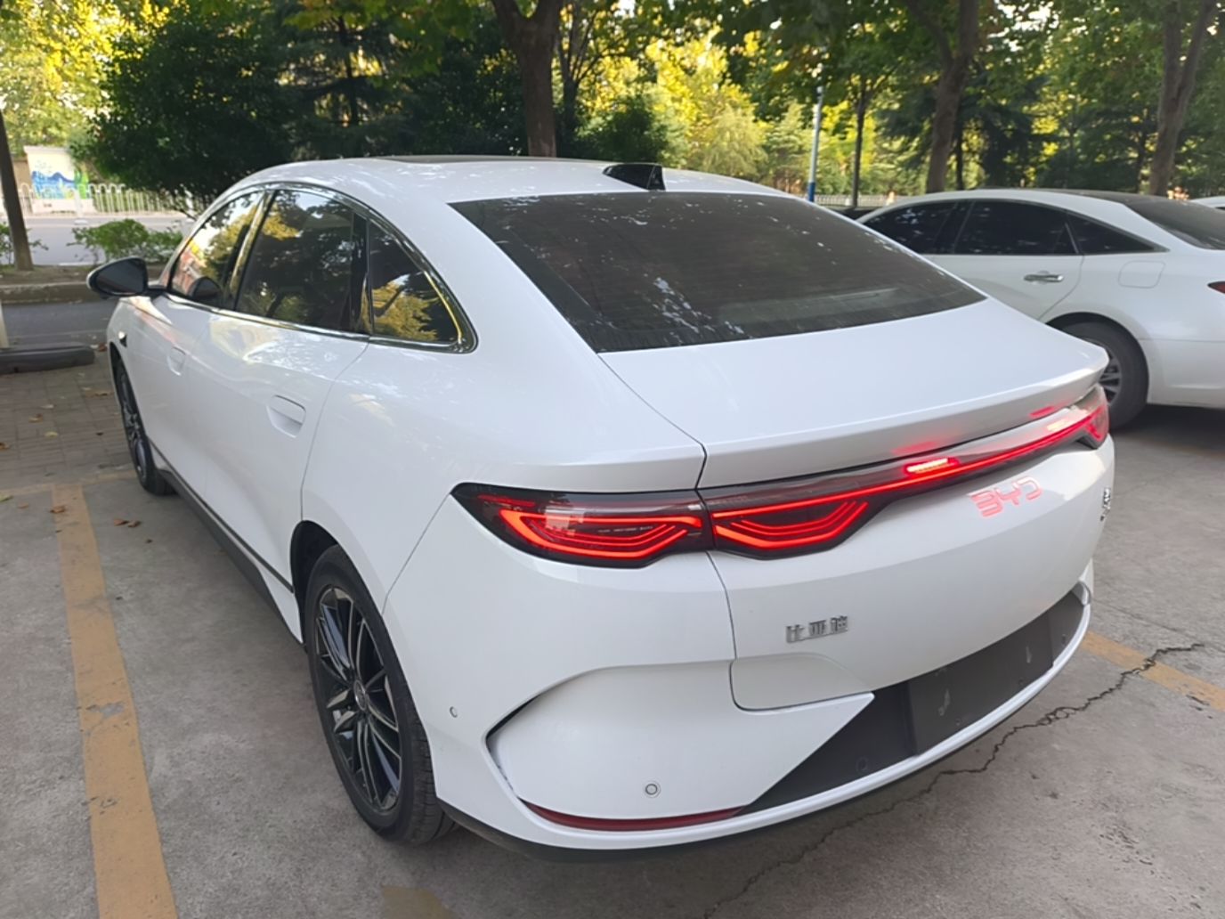 BYD Qin L 2025 EV 545KM Excellence Edition — снимка 4