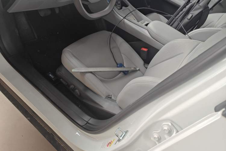 Used XPeng MONA M03 2025 600 with Ultra-Long Range Max Left Front Seat