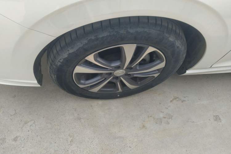 Used CHANGAN Eado 2023 Changan Edition PLUS Blue Whale NE 1.4T GDI DCT Prestige Version Exterior 4