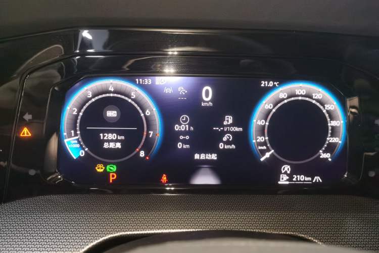 Used Volkswagen Golf 2025 300TSI R-Line
