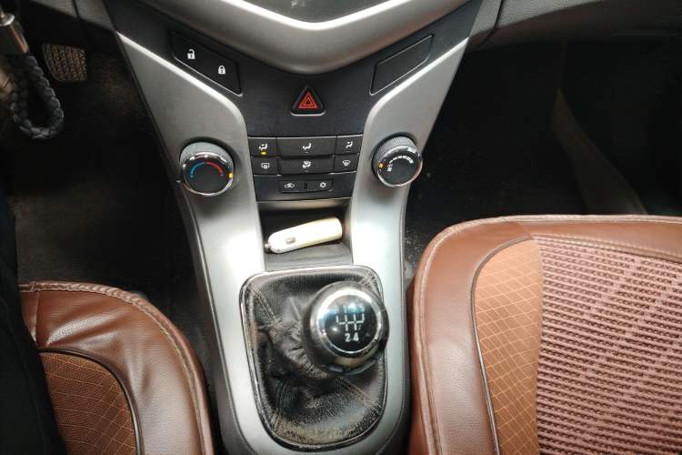 Used Chevrolet Cruze 2013 1.6L SL Sunroof Edition MT
