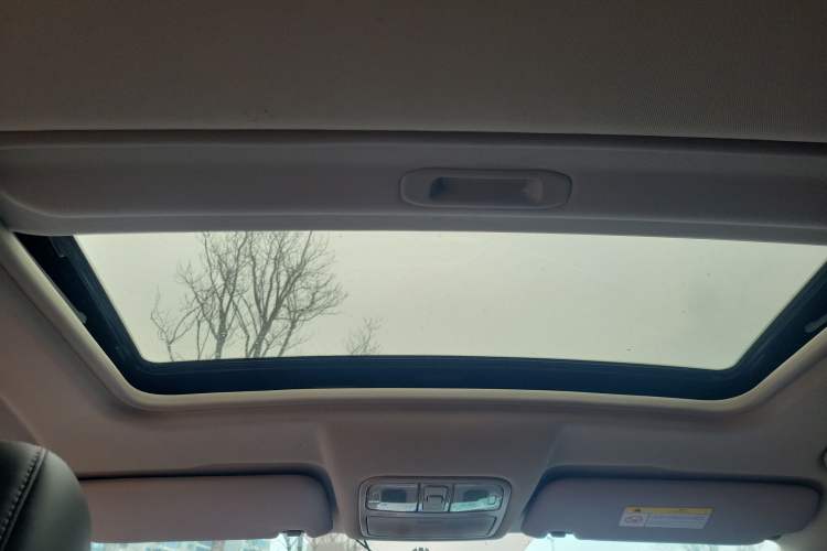 Used Landian E5 2023 1.5L DE-i 100KM Comfort Edition 7-Seater Headliner