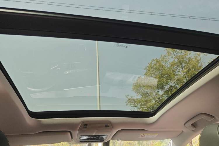 Used Volkswagen Talagon 2021 330TSI Two-Wheel-Drive Luxury Edition – Scenic Version Headliner