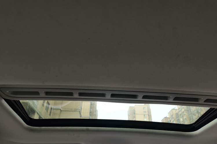 Used Roewe 350 2015 1.5L Manual Luxury Sunroof Edition
