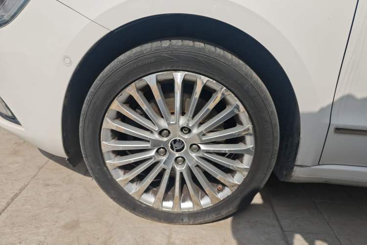 Used Skoda Superb 2013 1.8TSI Automatic Yashi Edition
