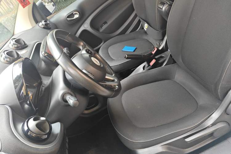 Used smart fortwo 2015 1.0L 52 kW Hardtop Passion Edition
