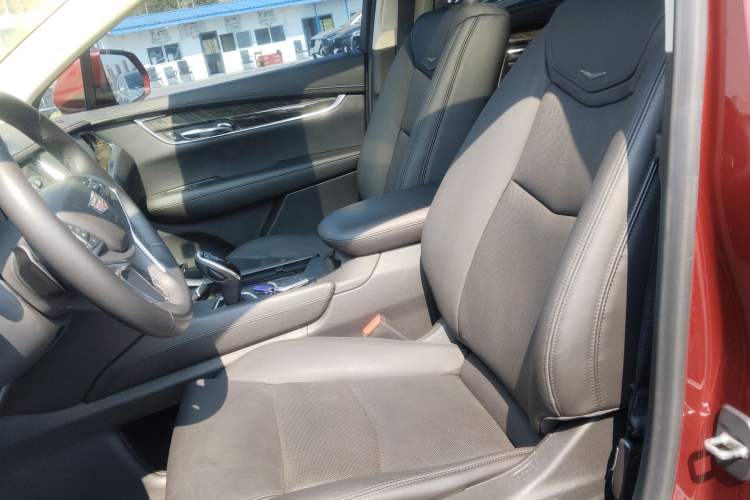 Used Cadillac XT5 2016 25T Luxury Model
