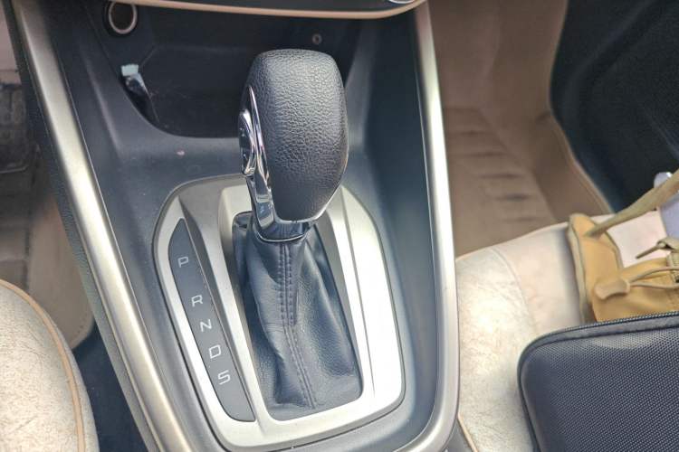 Used Ford Escort 2015 1.5L Automatic Comfort Edition Gear Lever