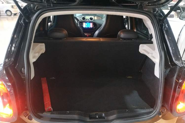 Used smart forfour 2016 1.0L 52 kW Dynamic Edition
