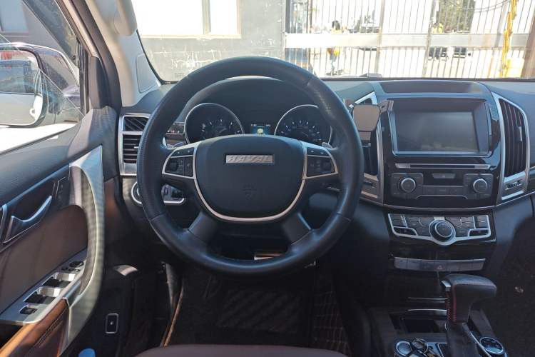 Used Haval H9 2016 2.0T Four-Wheel Drive Luxury Version 5 Seats