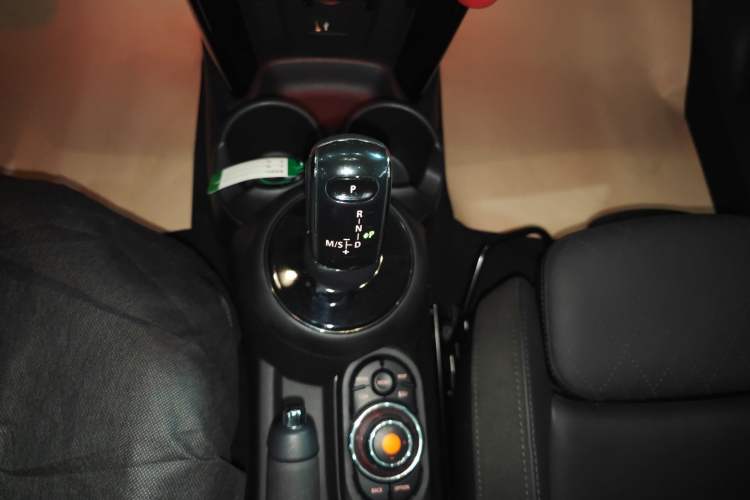 Used MINI 2021 1.5T COOPER Artist Five-Door Edition Gear Lever