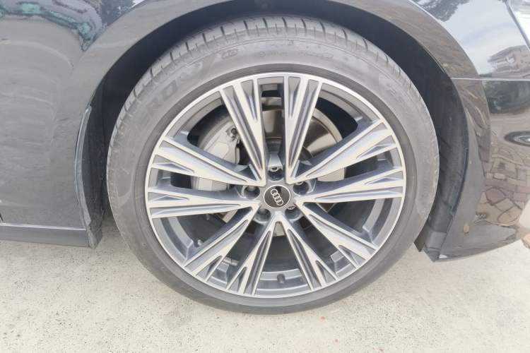 Used Audi A6L 2024 45 TFSI Prestige Dynamic Edition Right Front Wheel Hub