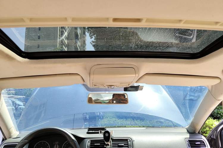 Used Volkswagen Sagitar 2012 1.4TSI Automatic Luxury Edition