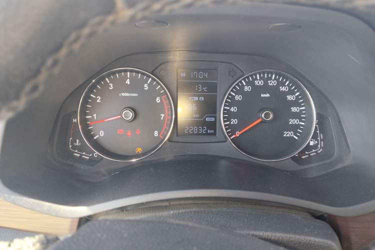 Used FAW Senya R7 2017 1.6L Manual Luxury Model
