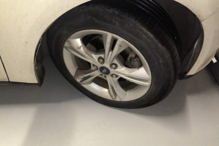 Used Ford Focus 2015 Sedan 1.6L Automatic Comfort Model
