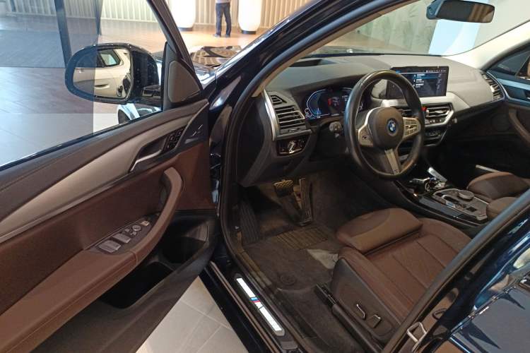 Used BMW iX3 2023 Leading Type Interior 3