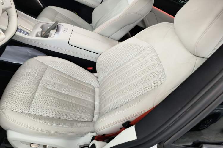 Used ONVO L60 2024 60 kWh All-Wheel Drive Left Front Seat