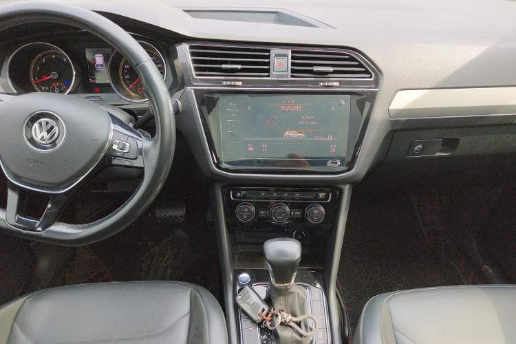 Used Volkswagen Tiguan L 2019 Updated Version 330TSI Automatic Two-Wheel Drive Panoramic Comfort Edition China VI Standard
