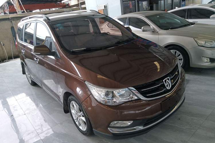 Used Baojun 730 2016 1.5L Manual Comfort Version 7 Seats China V Emission Standard Front Right 45 Deg